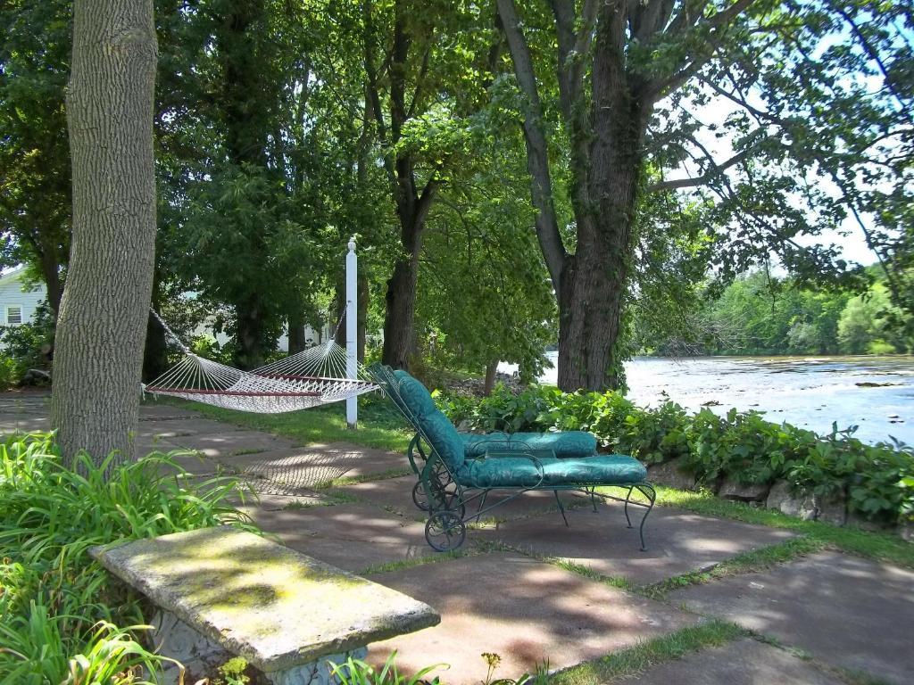 The Rivers Edge Executive Suites Tiffin Экстерьер фото